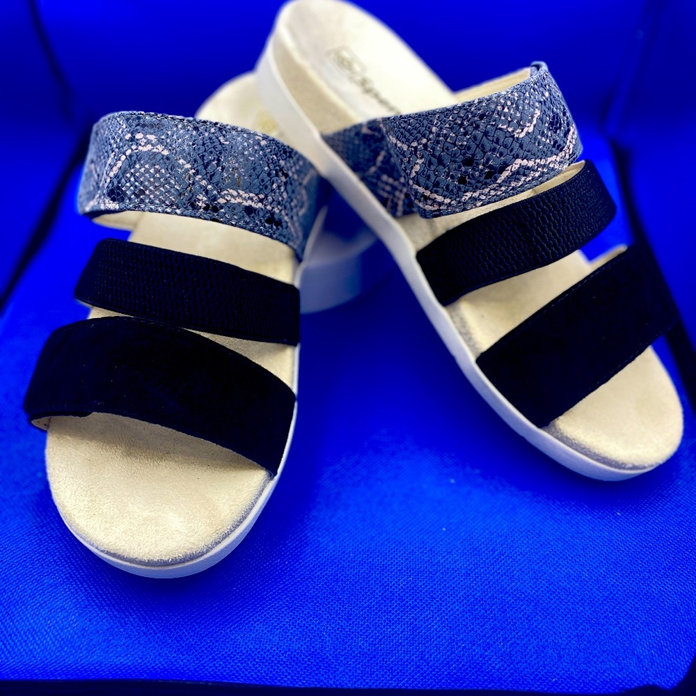 Spenco women’s supportive sandals